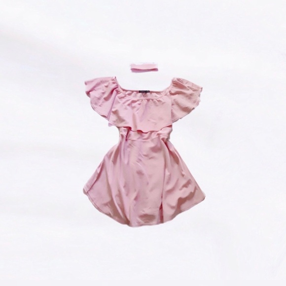 Boohoo Dresses & Skirts - boohoo ⋆ flounce dress w/ choker